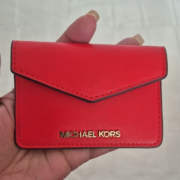 HOST PICK🥳 Michael Kors Scarlet Card Holder with Gold Chain - Picture 12 of 16